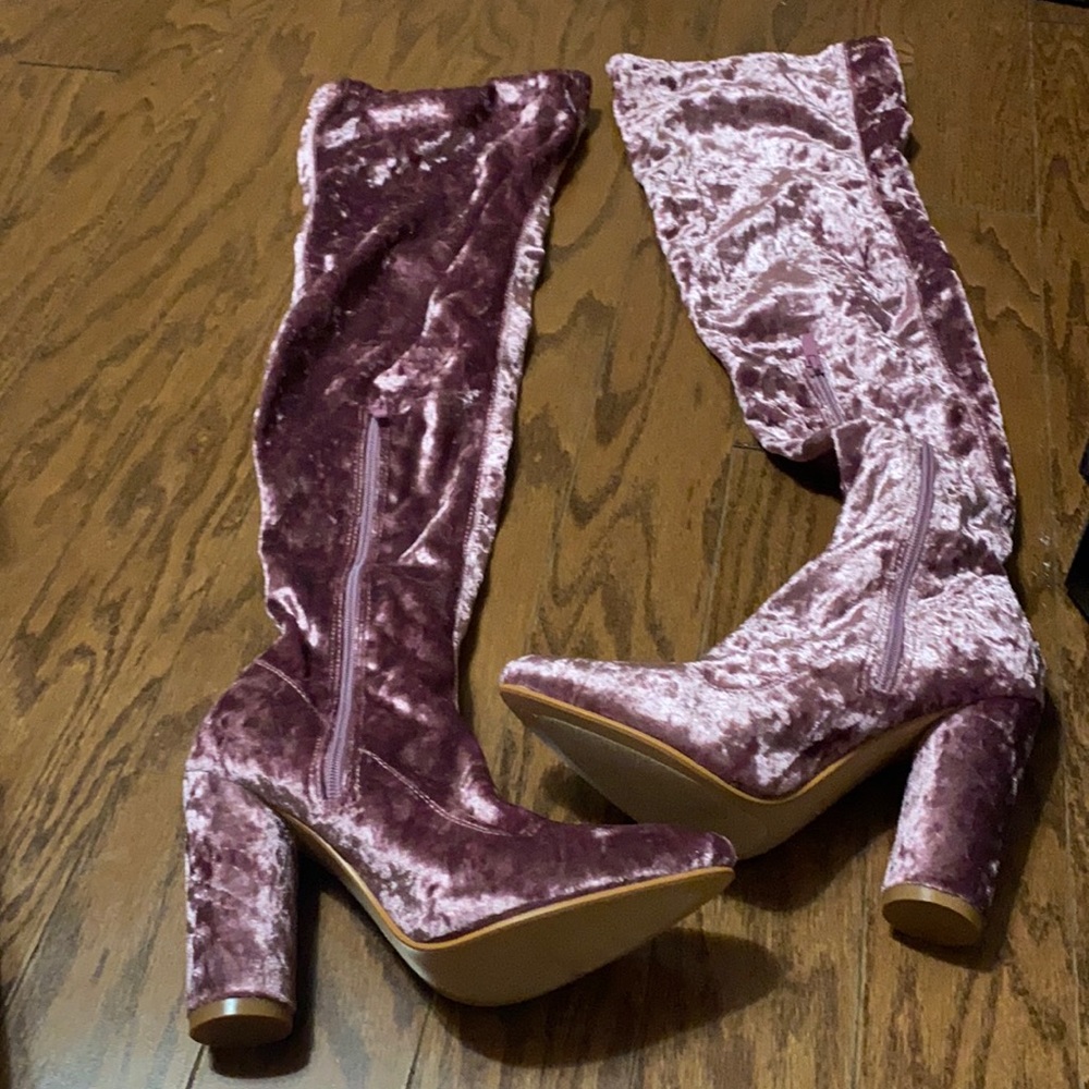 Velvet boots